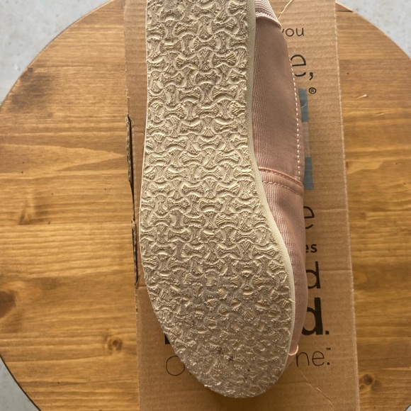 Tom’s - Picture 3 of 3